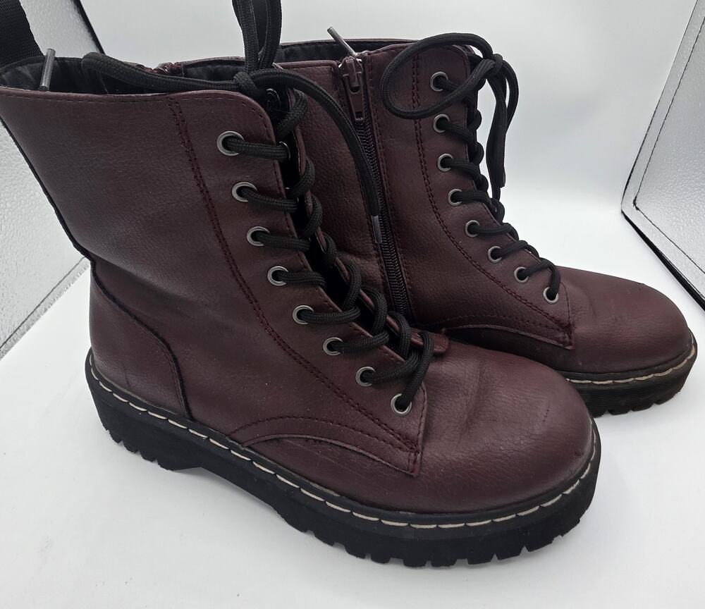 Women's Lace Up Combat Boots / Burgandy / Size 7